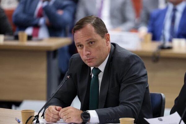 Mauro Cid: Perdão Judicial e Acusação de Deslealdade