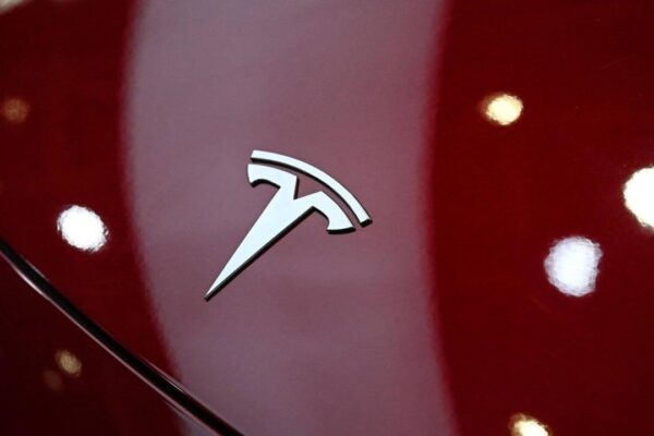 Tesla vs BYD na China: A Batalha dos EVs e o Lançamento do Model Y de 6 Lugares